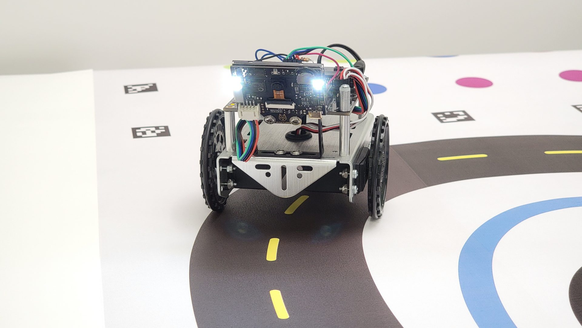 HUSKYLENS AI Add-on Kit For Cyber:bot And Shield-Bot - Parallax